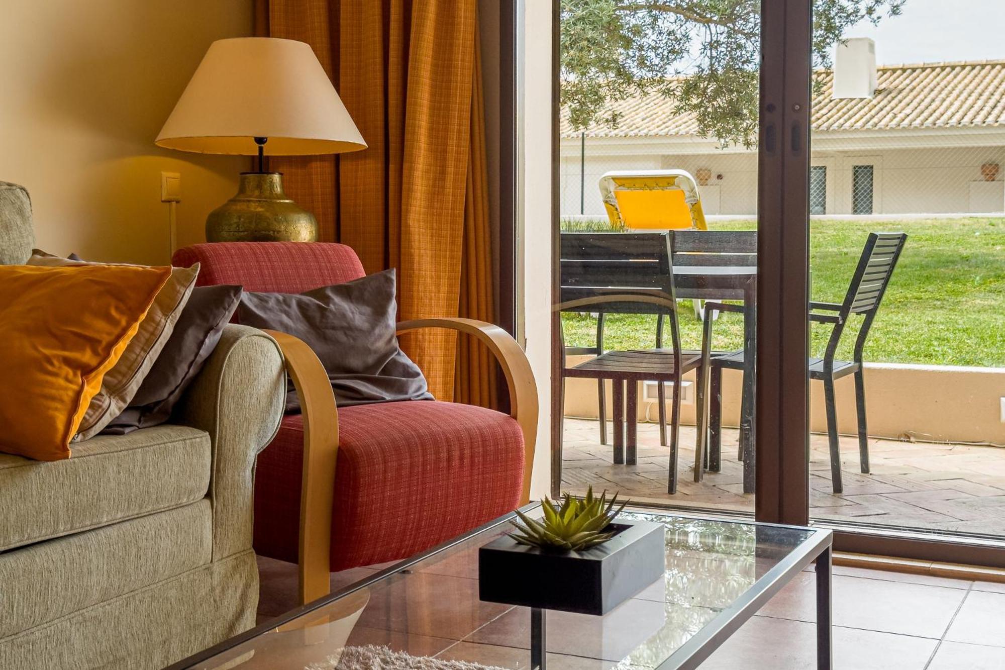 Apartment With 2 Bedrooms, 2M To The Beach Armacao de Pera Exterior photo